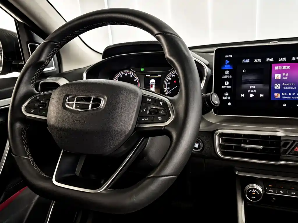 Geely Binyue — миниатюра 14