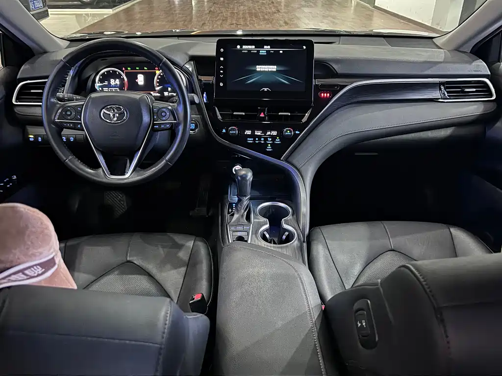 Toyota Camry 2021 2.5G Luxury
