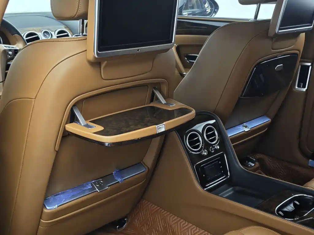 Bentley Flying Spur — миниатюра 38