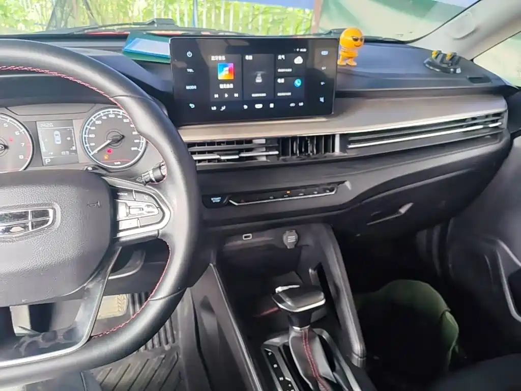 Geely Vision X3 — миниатюра 10