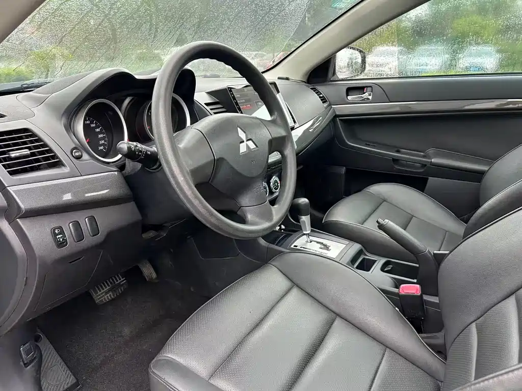 Mitsubishi Lancer EX — миниатюра 8