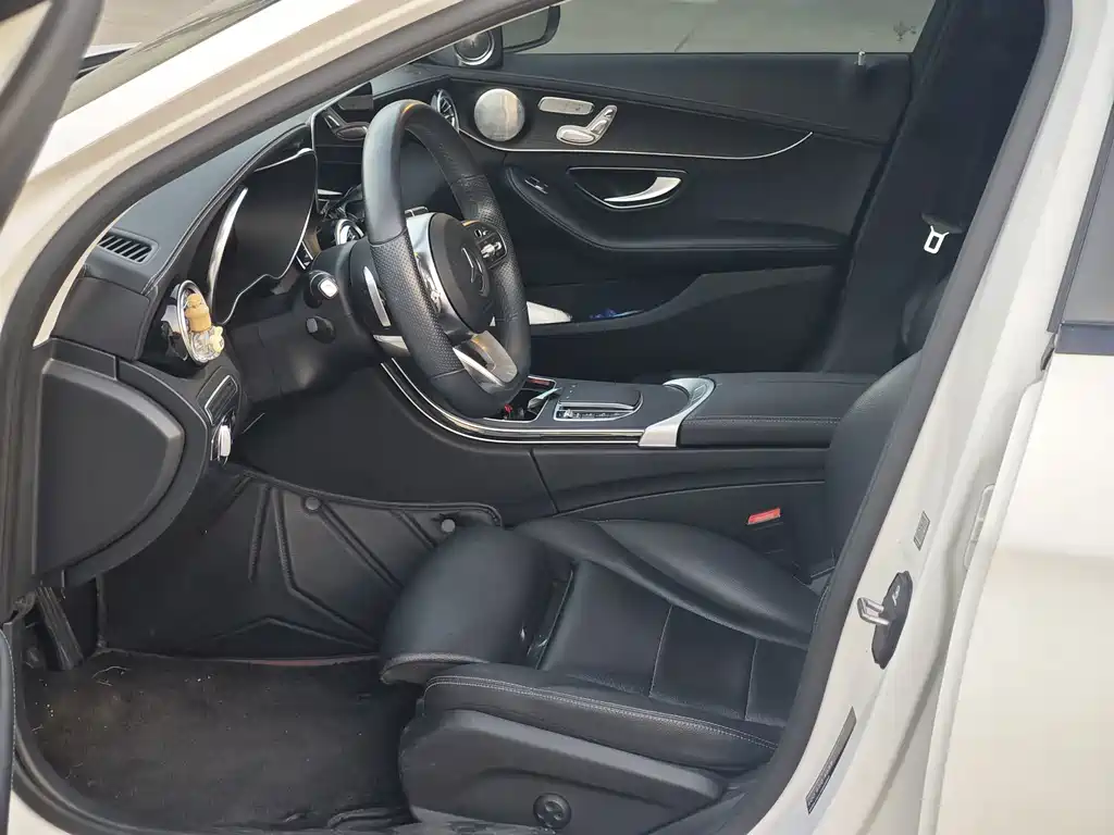 Mercedes-Benz C-Class — миниатюра 7