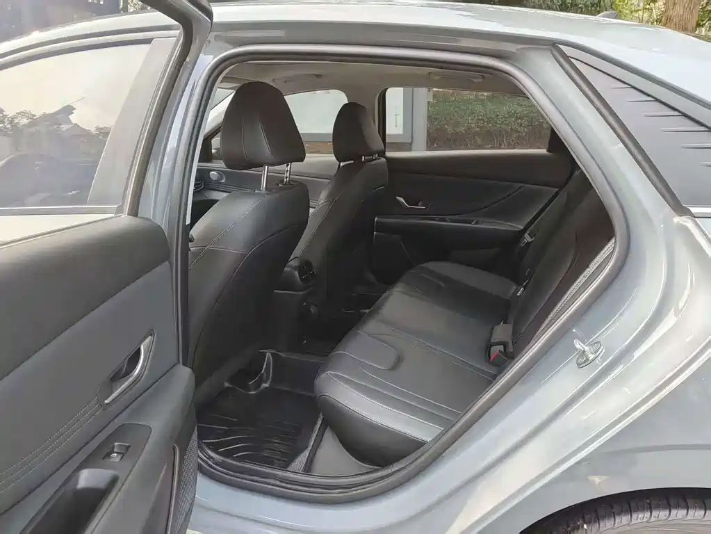 Hyundai Elantra — миниатюра 5