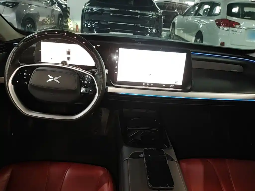 XPeng P7 — миниатюра 10