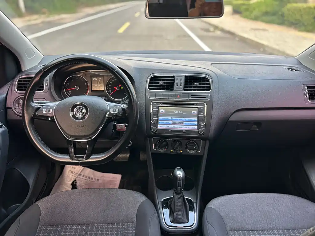 Volkswagen Polo — миниатюра 10