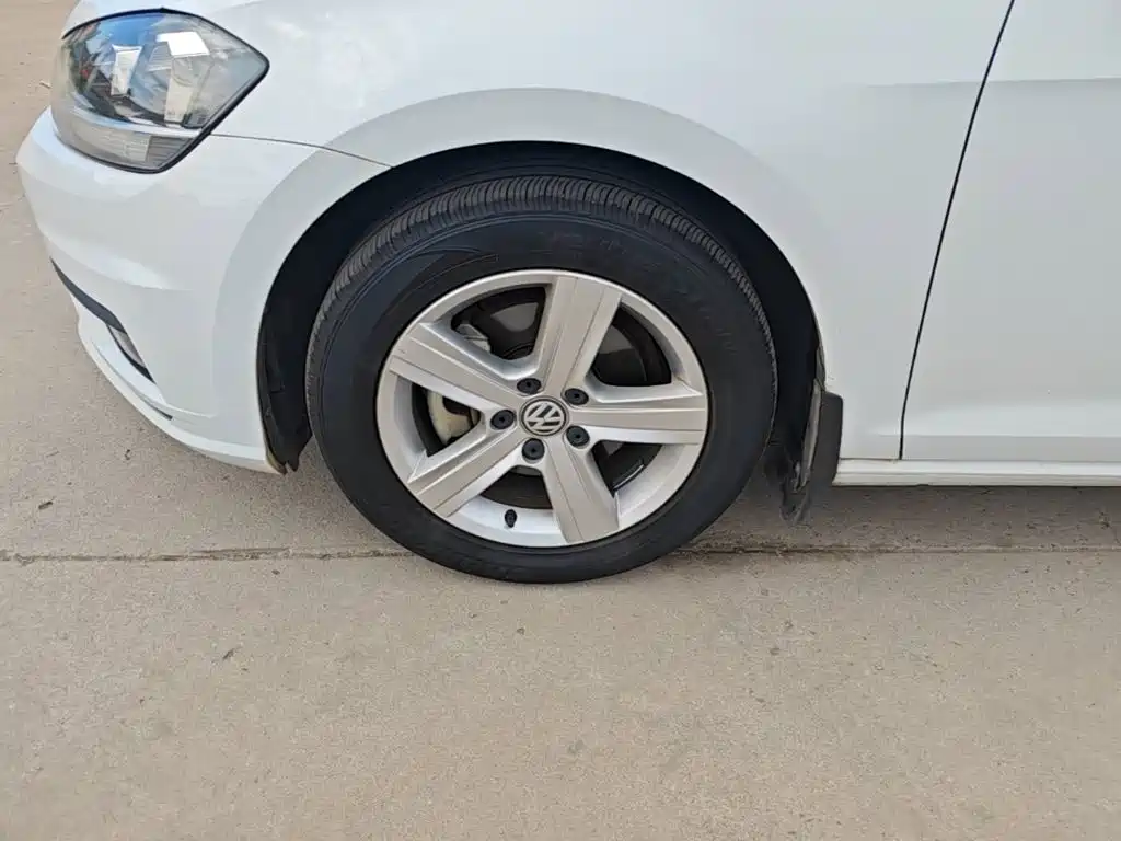 Volkswagen Golf — миниатюра 23
