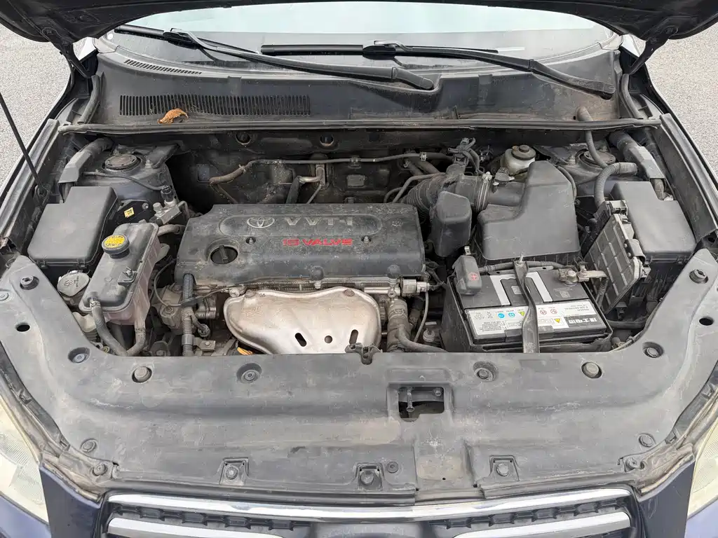 Toyota RAV4 — миниатюра 9