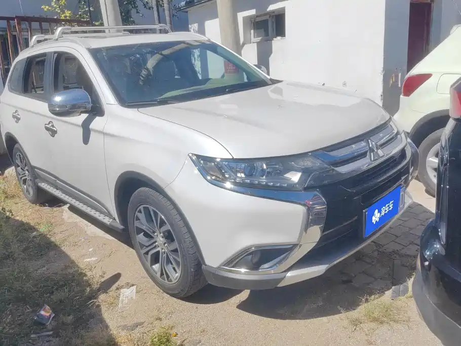 Mitsubishi Outlander — миниатюра 2