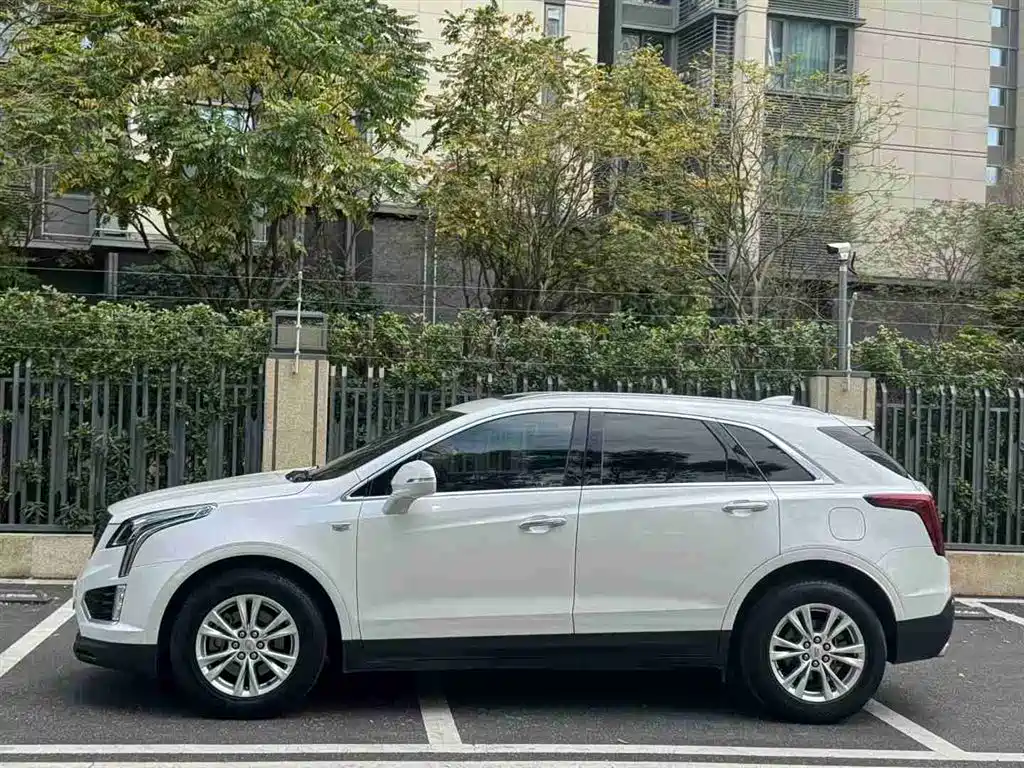 CADILLAC XT5