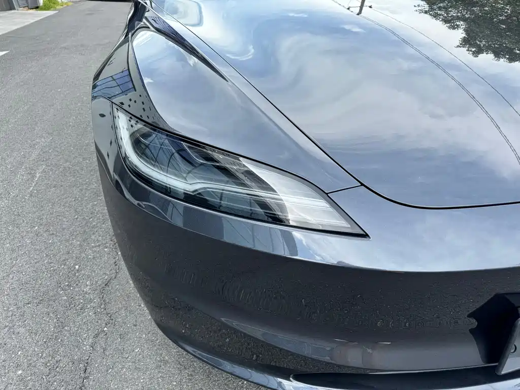 Tesla Model 3 — миниатюра 12