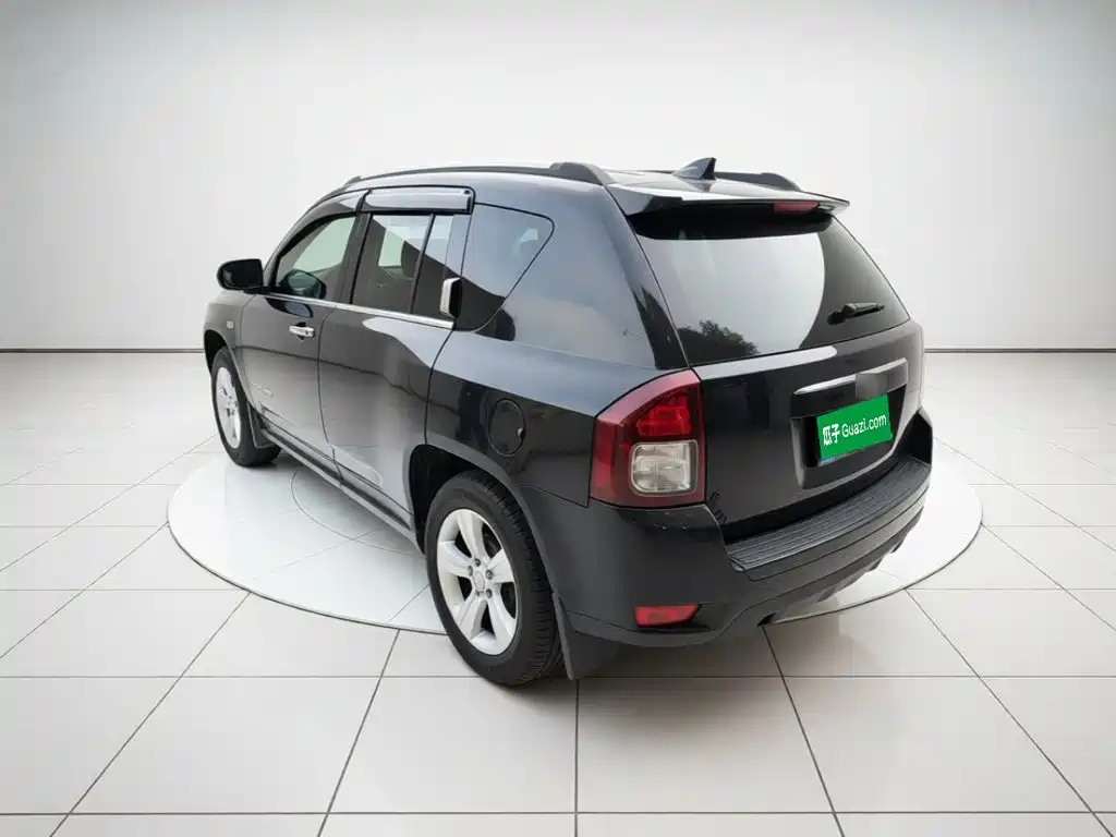 Jeep Compass (Import) — миниатюра 4