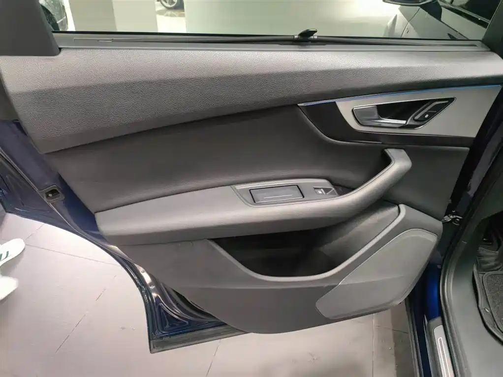Audi Q7 — миниатюра 15