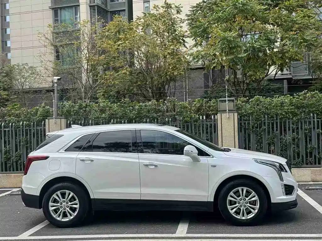 CADILLAC XT5