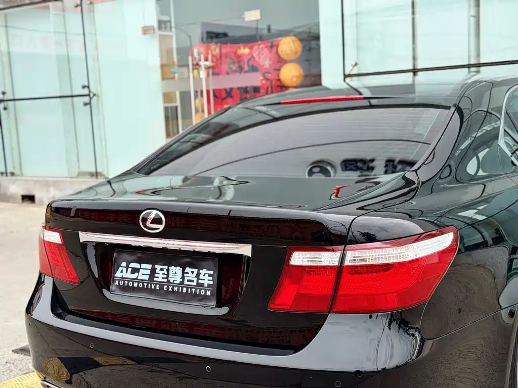 Lexus LS — миниатюра 9