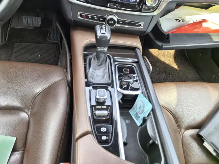 Volvo S90 — миниатюра 16