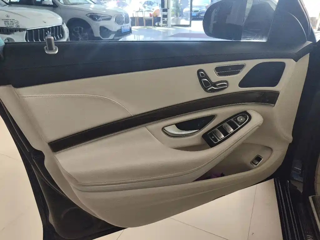 Mercedes-Benz S-Class — миниатюра 8