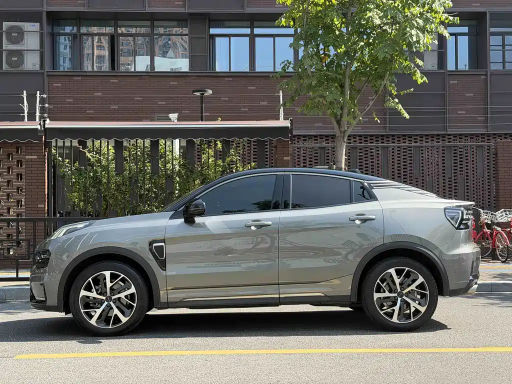 Lynk & Co 05 — миниатюра 3
