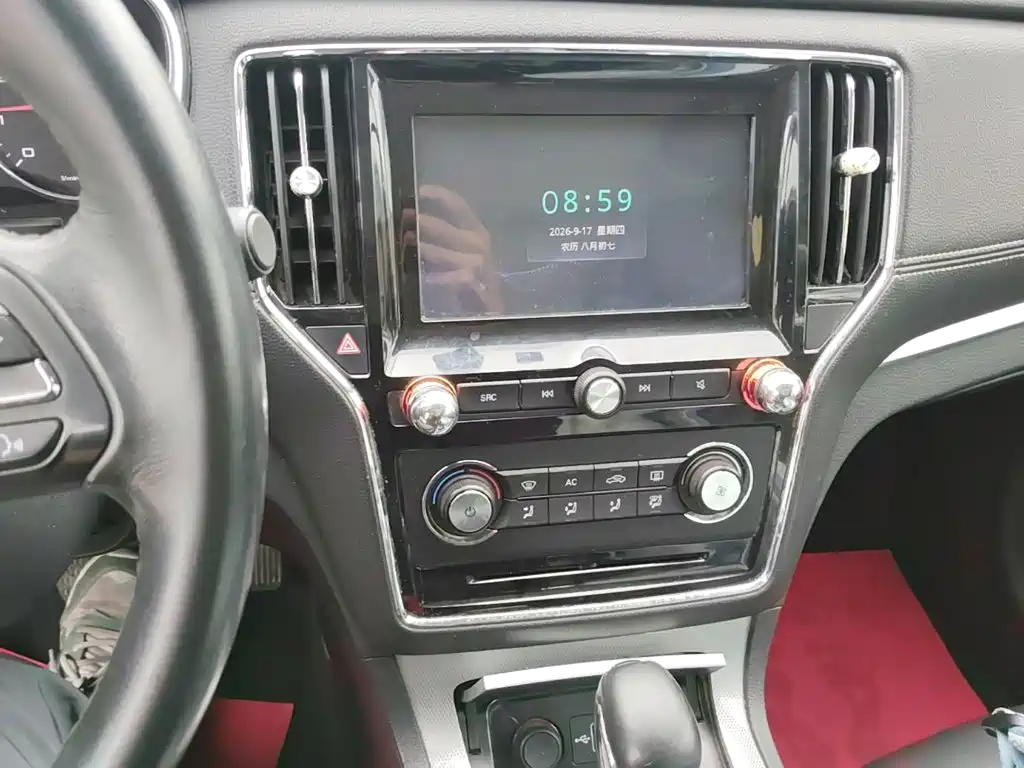 Roewe RX5 — миниатюра 9