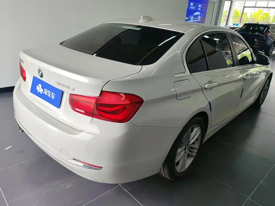 BMW 3 Series — миниатюра 3
