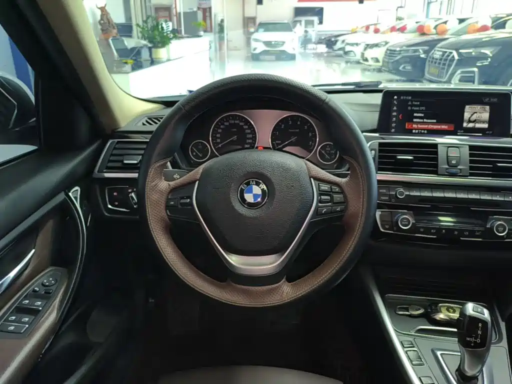 BMW 3 Series — миниатюра 11