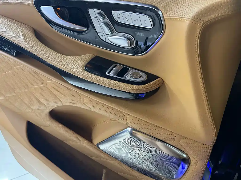 Mercedes-Benz V-Class — миниатюра 20