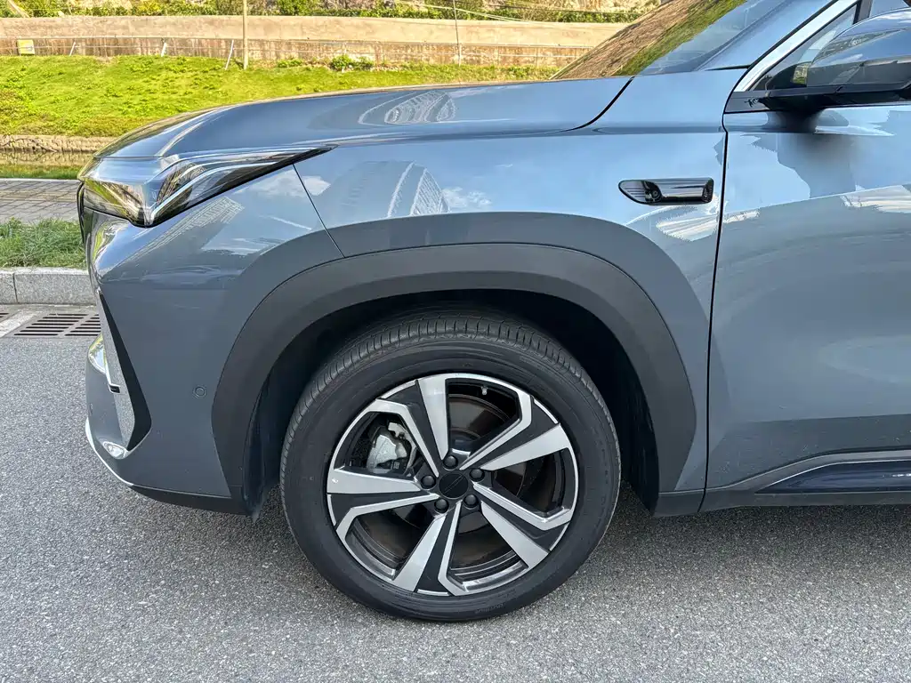 Geely Boyue L — миниатюра 7