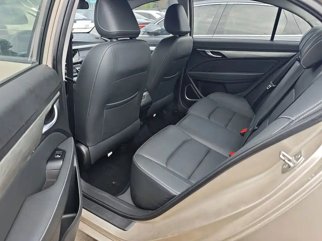 Geely Emgrand — миниатюра 5