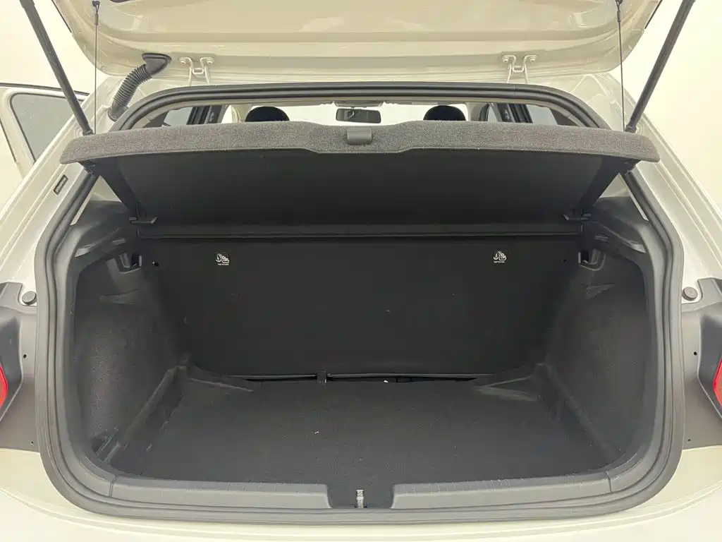 Volkswagen Polo — миниатюра 6