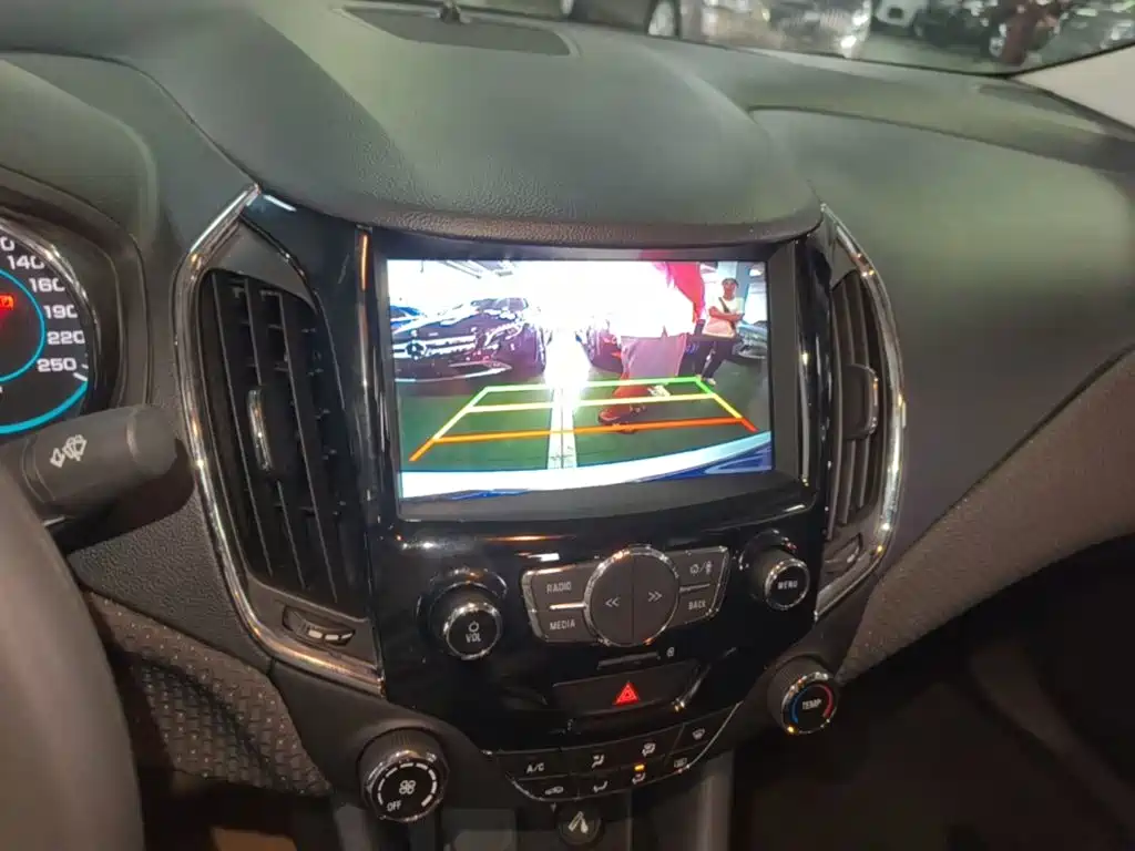 Chevrolet Cruze — миниатюра 13