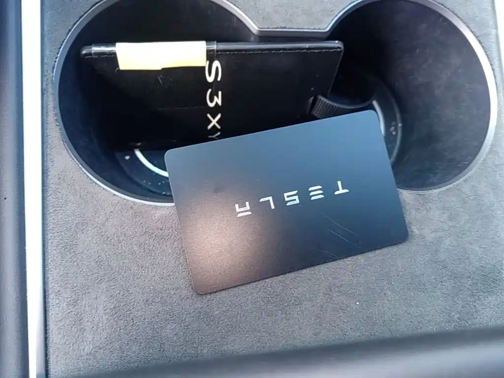 Tesla Model 3 — миниатюра 9