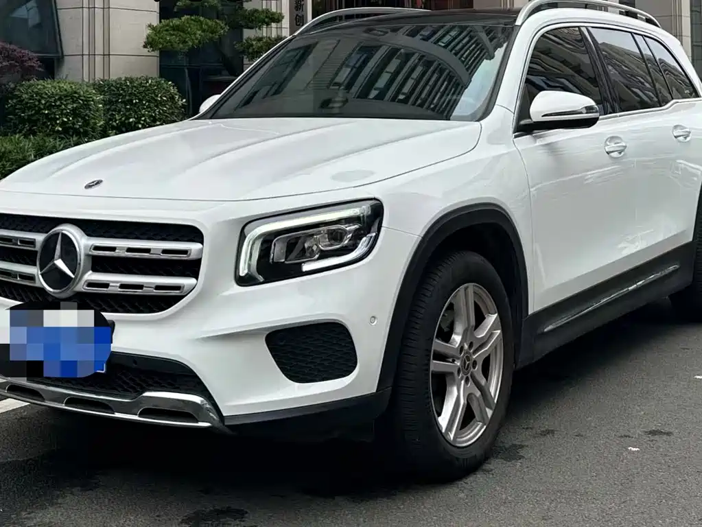 MERCEDES-BENZ GLB