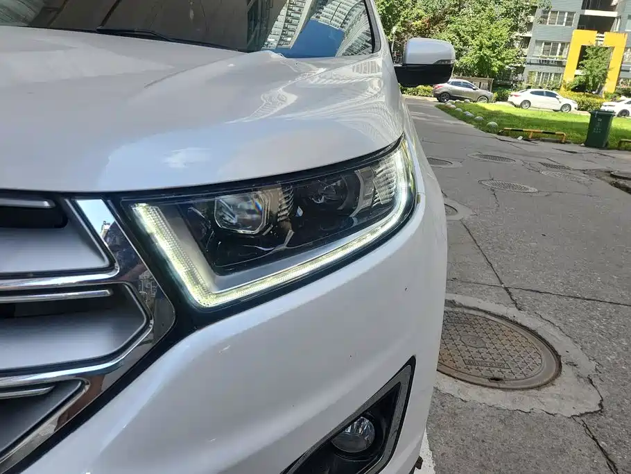 Ford Edge — миниатюра 5