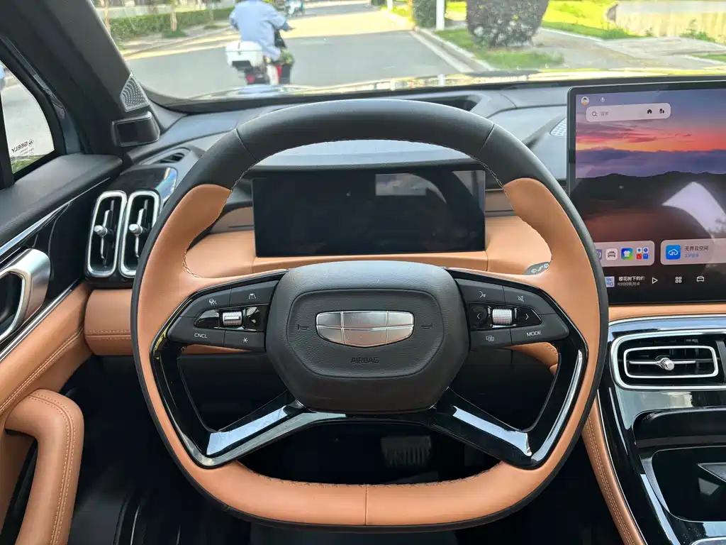 Geely Boyue L — миниатюра 13