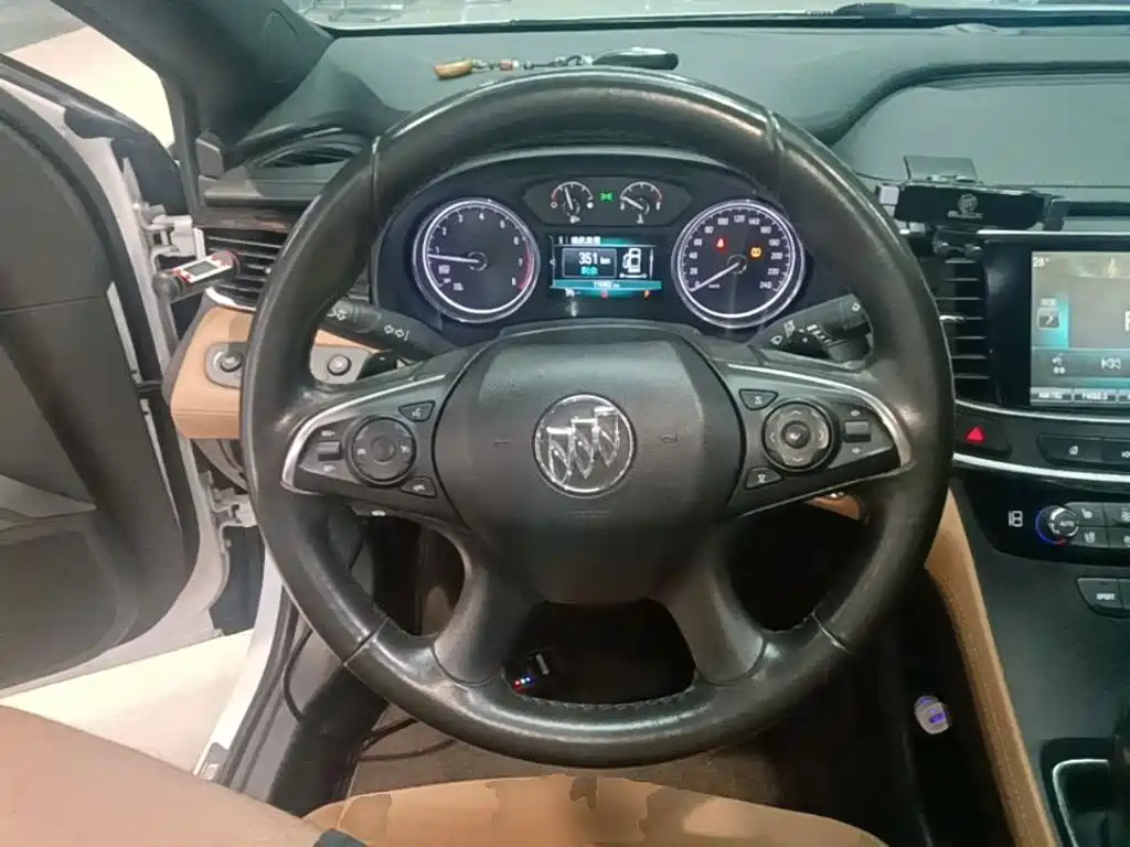 Buick LaCrosse — миниатюра 11