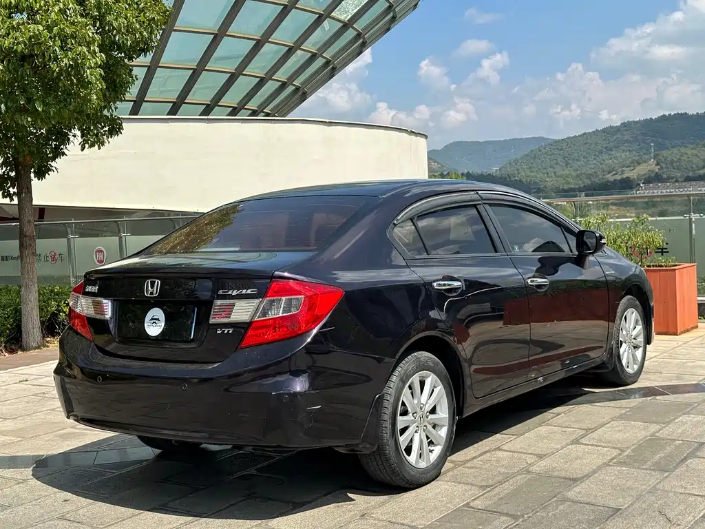 Honda Civic — миниатюра 5