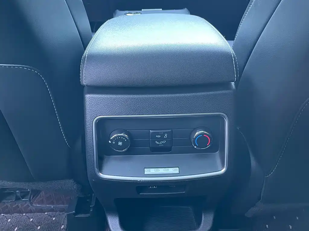 Ford Edge — миниатюра 14