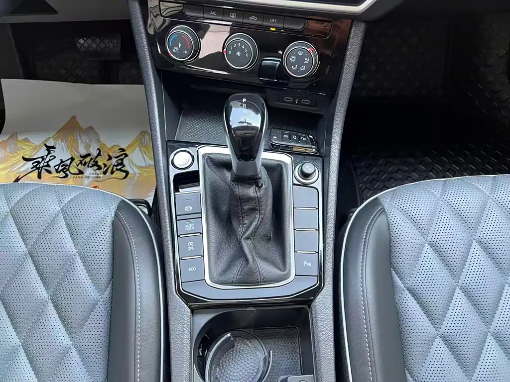 Volkswagen Sagitar — миниатюра 9