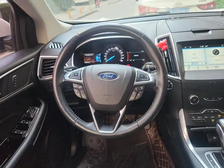 Ford Edge — миниатюра 15