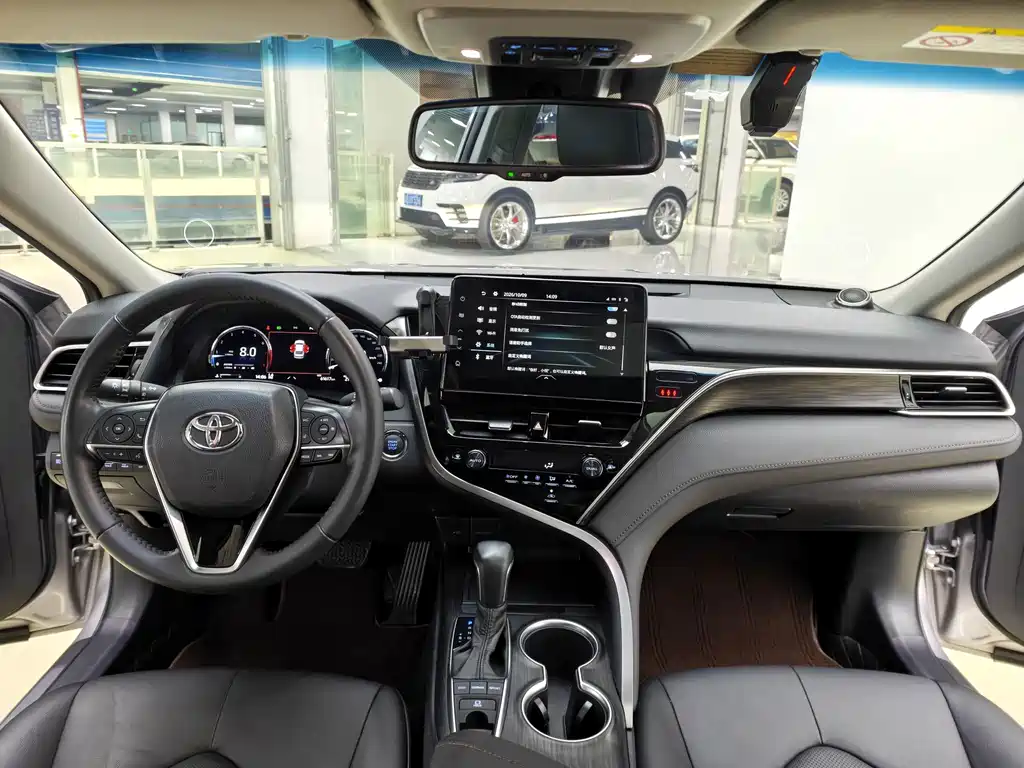 Toyota Camry — миниатюра 10