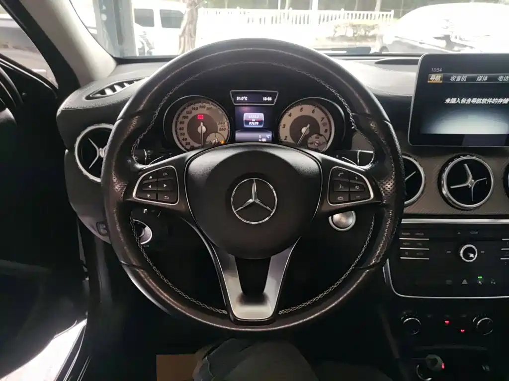 Mercedes-Benz GLA — миниатюра 3