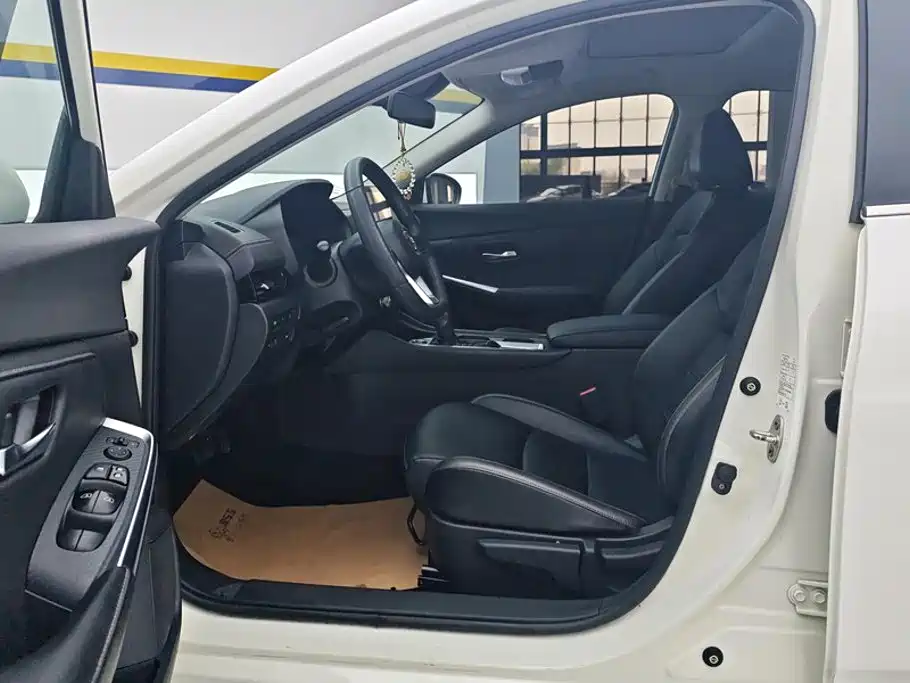 Nissan Sylphy 2022 1.6L XL CVT Enjoy