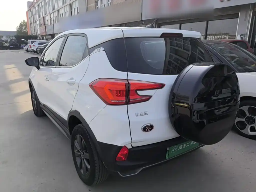 BYD Yuan EV — миниатюра 5