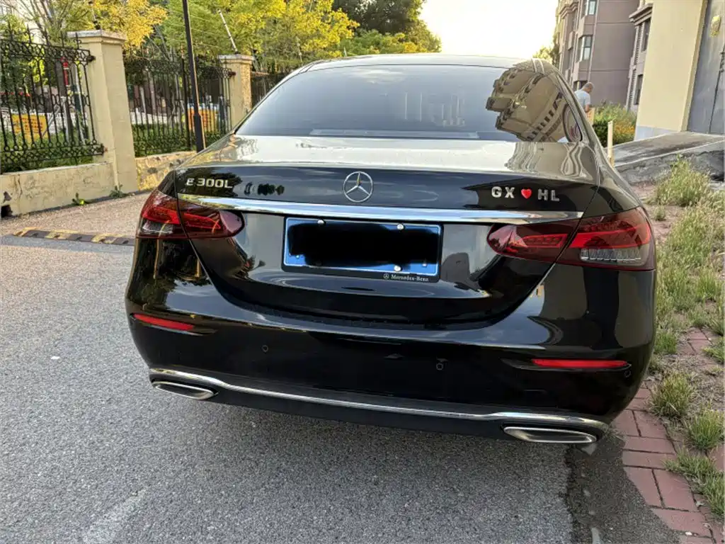 Mercedes-Benz E-Class — миниатюра 8