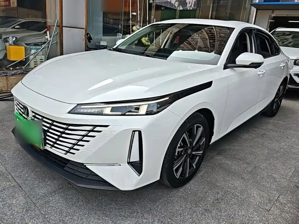 Changan Eado — миниатюра 2