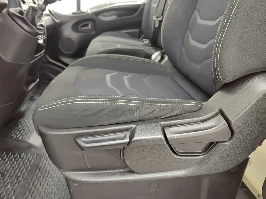 IVECO Ousheng — миниатюра 20