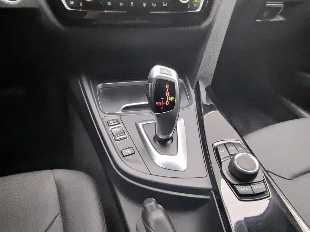 BMW 3 Series — миниатюра 13