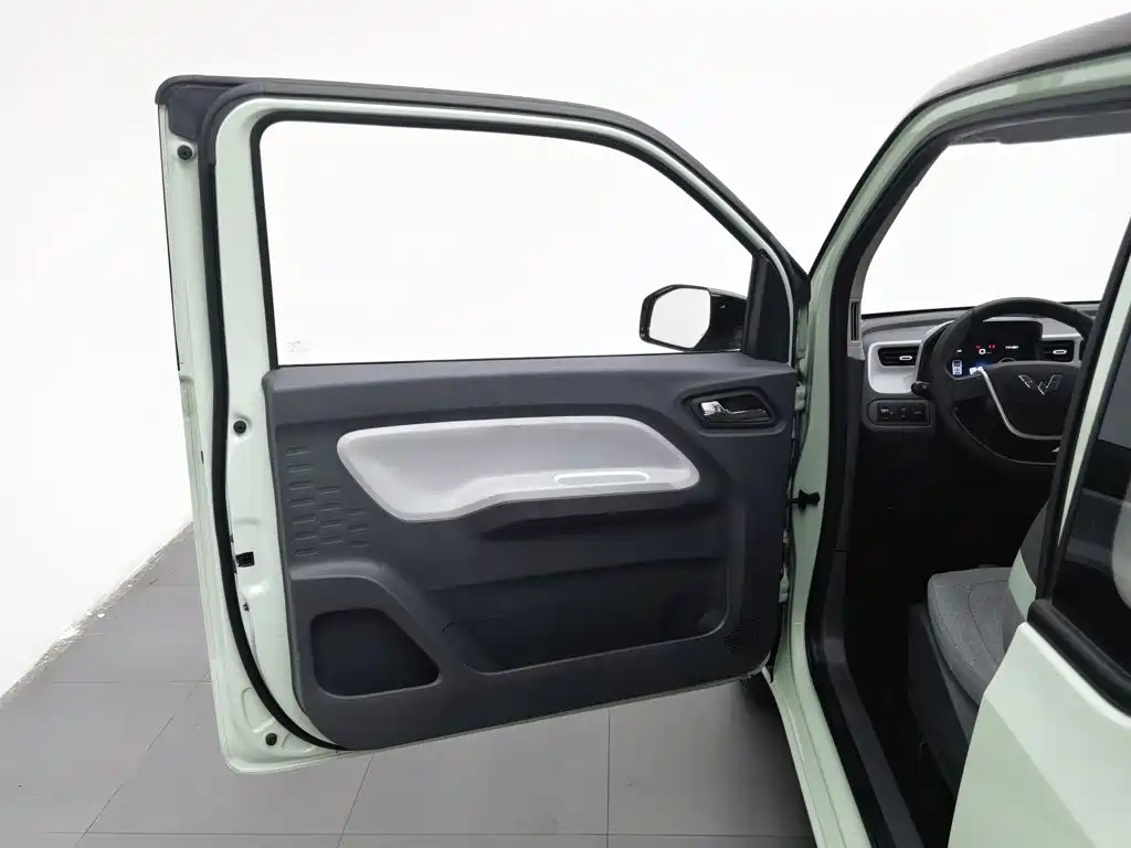 Wuling MINIEV — миниатюра 8