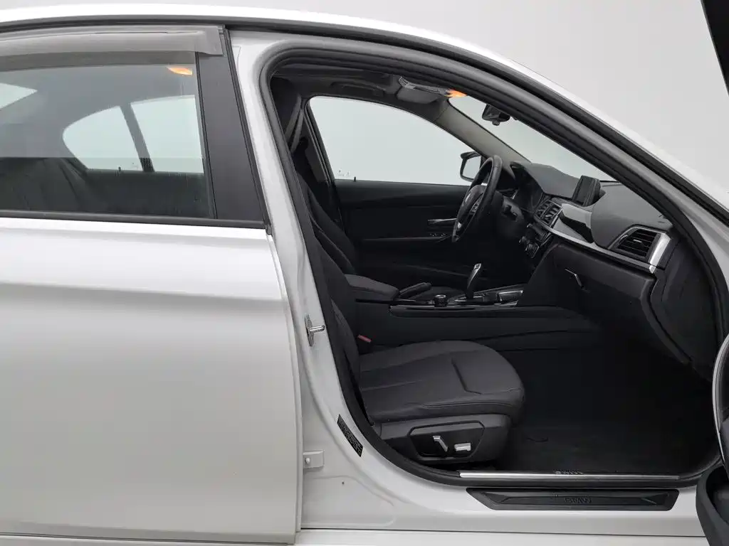 BMW 3 Series — миниатюра 23