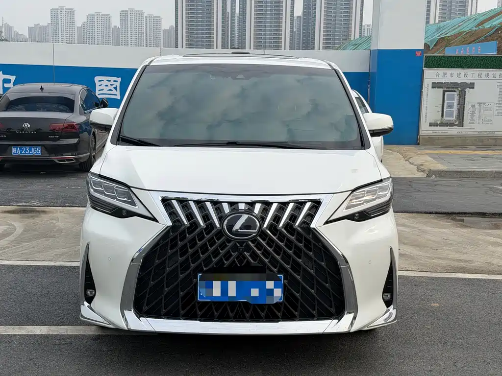 Lexus LM 2020 300h мест