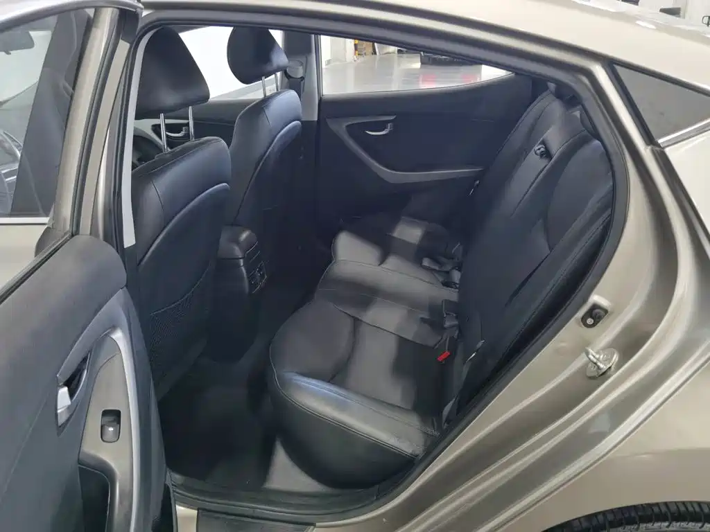 Hyundai Elantra Langdong — миниатюра 15